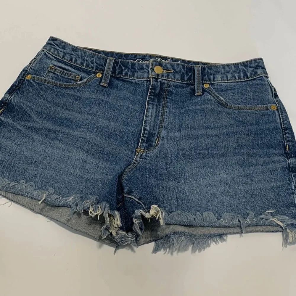Universal Thread High Rise Shortie Frayed Denim Short